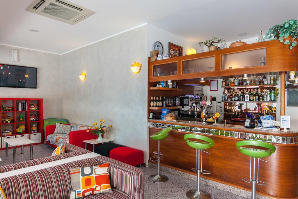 Hotel Sandra 3*
