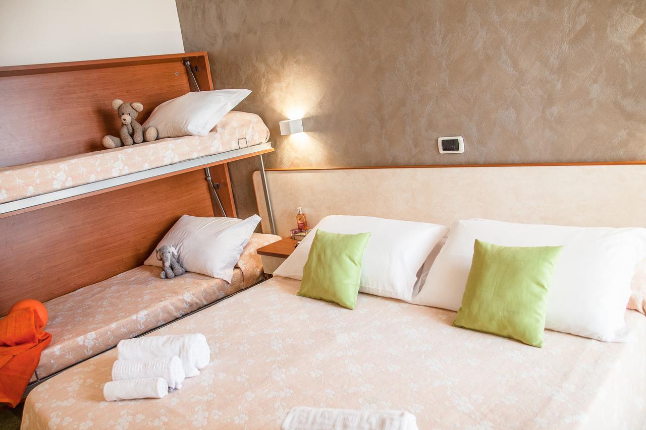 Sandra Hotel